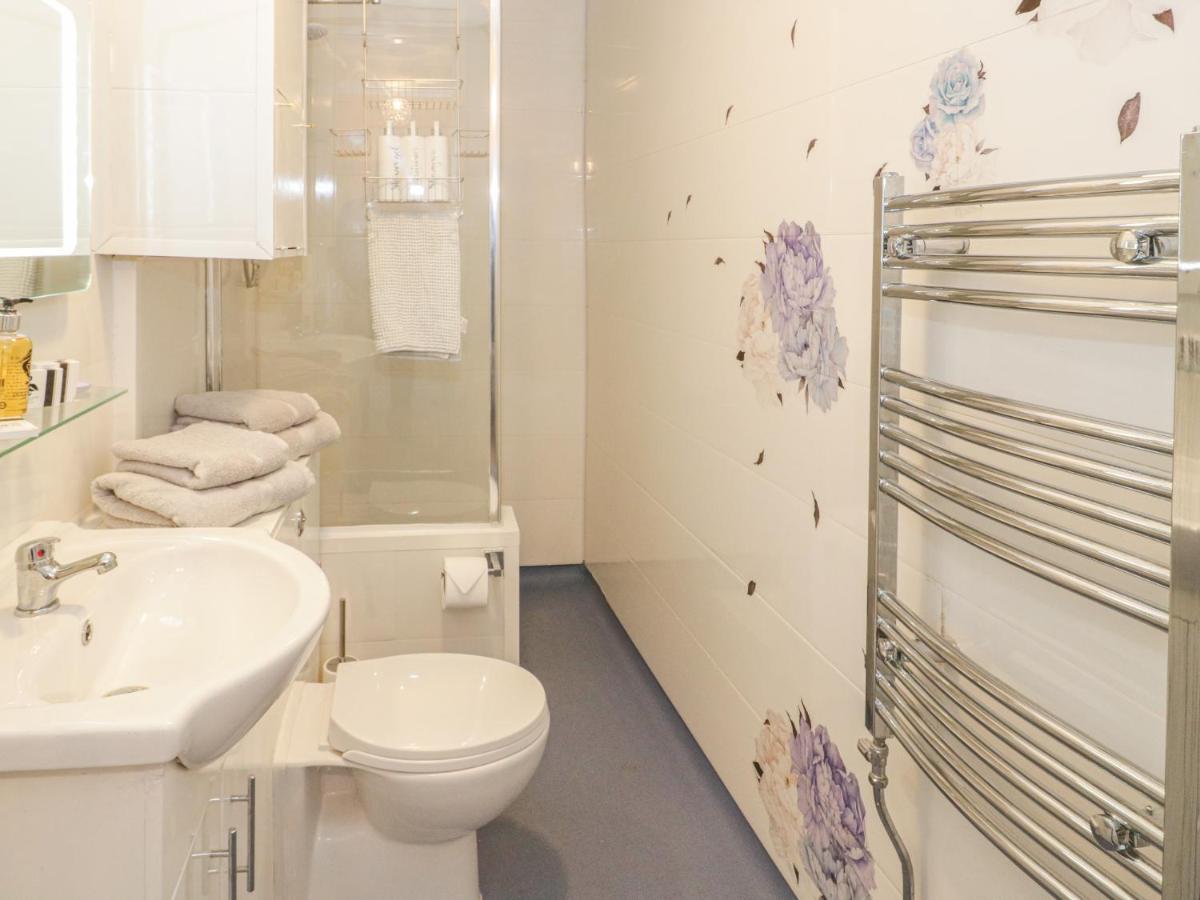 Llys Madoc, First Floor Flat Apartment Penmaenmawr Bagian luar foto