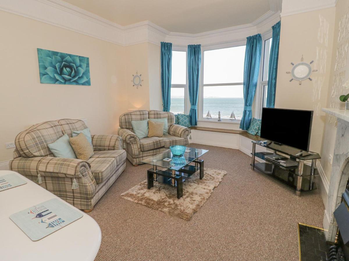 Llys Madoc, First Floor Flat Apartment Penmaenmawr Bagian luar foto
