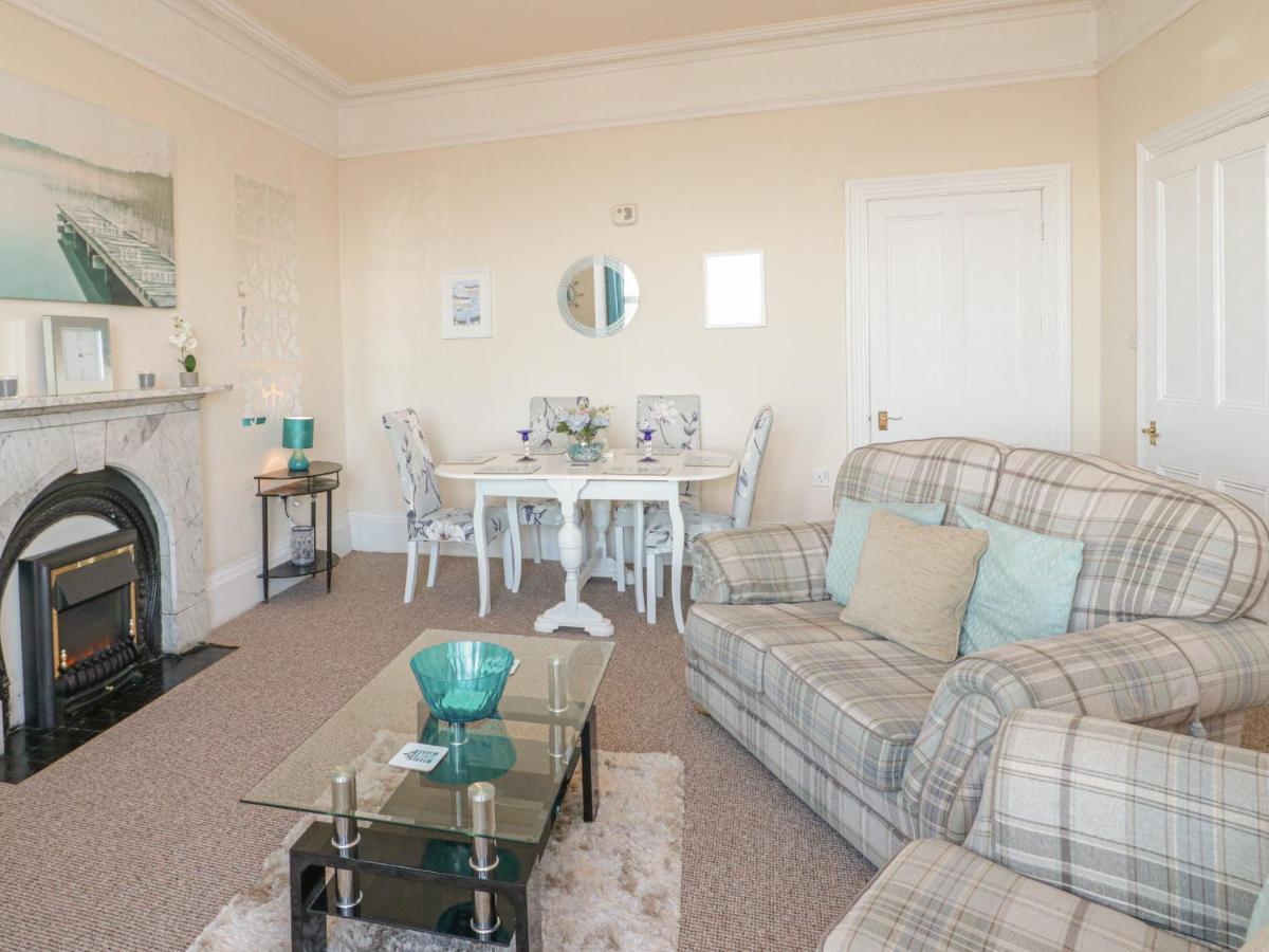 Llys Madoc, First Floor Flat Apartment Penmaenmawr Bagian luar foto